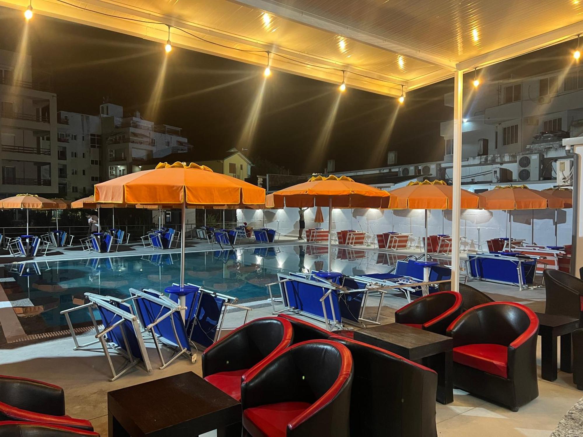 Blue Balcony Hotel Golem  Exterior photo