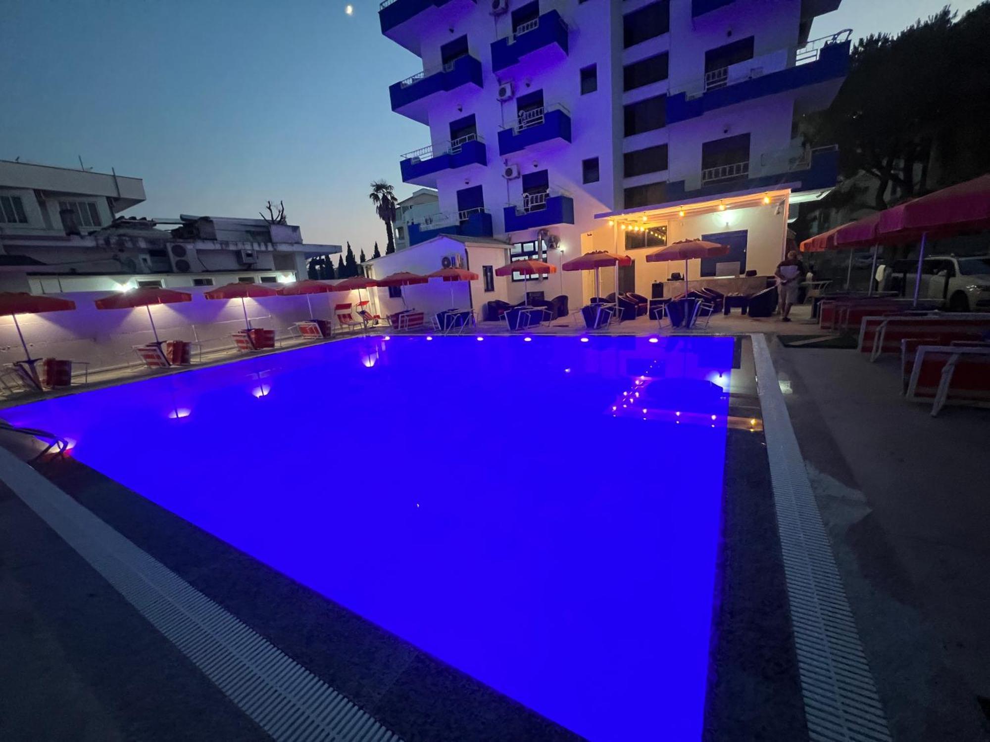 Blue Balcony Hotel Golem  Exterior photo